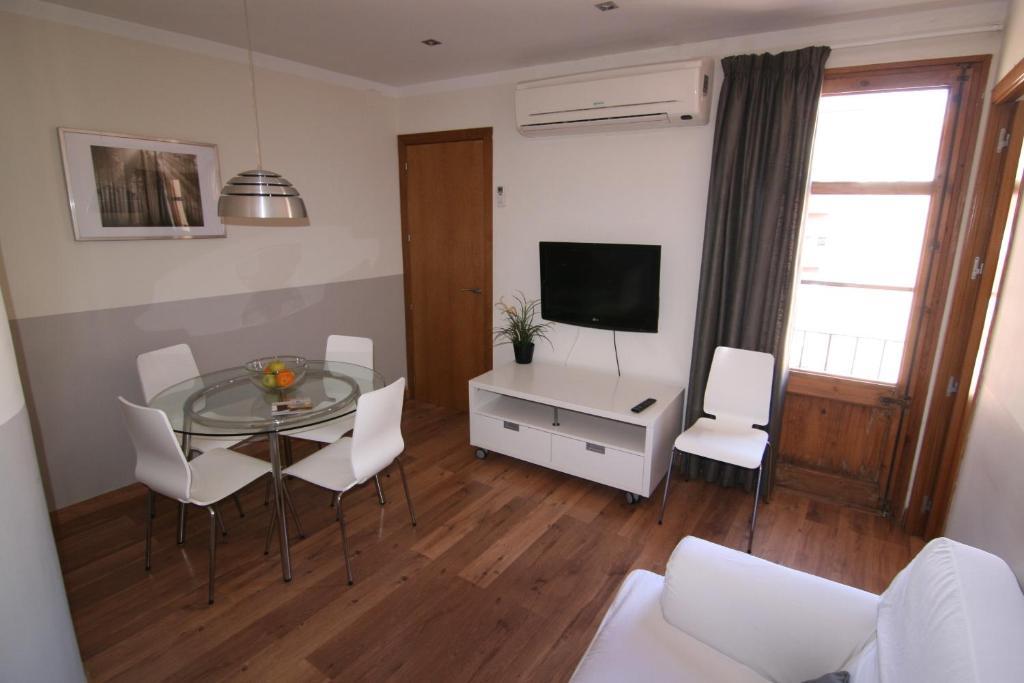 Apartamentos Atica Barcelona Room photo