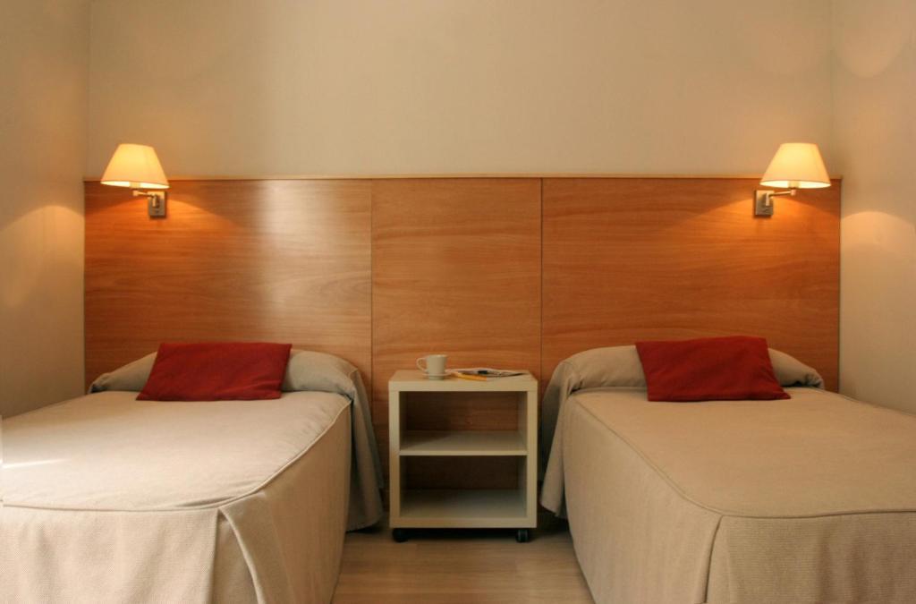 Apartamentos Atica Barcelona Room photo